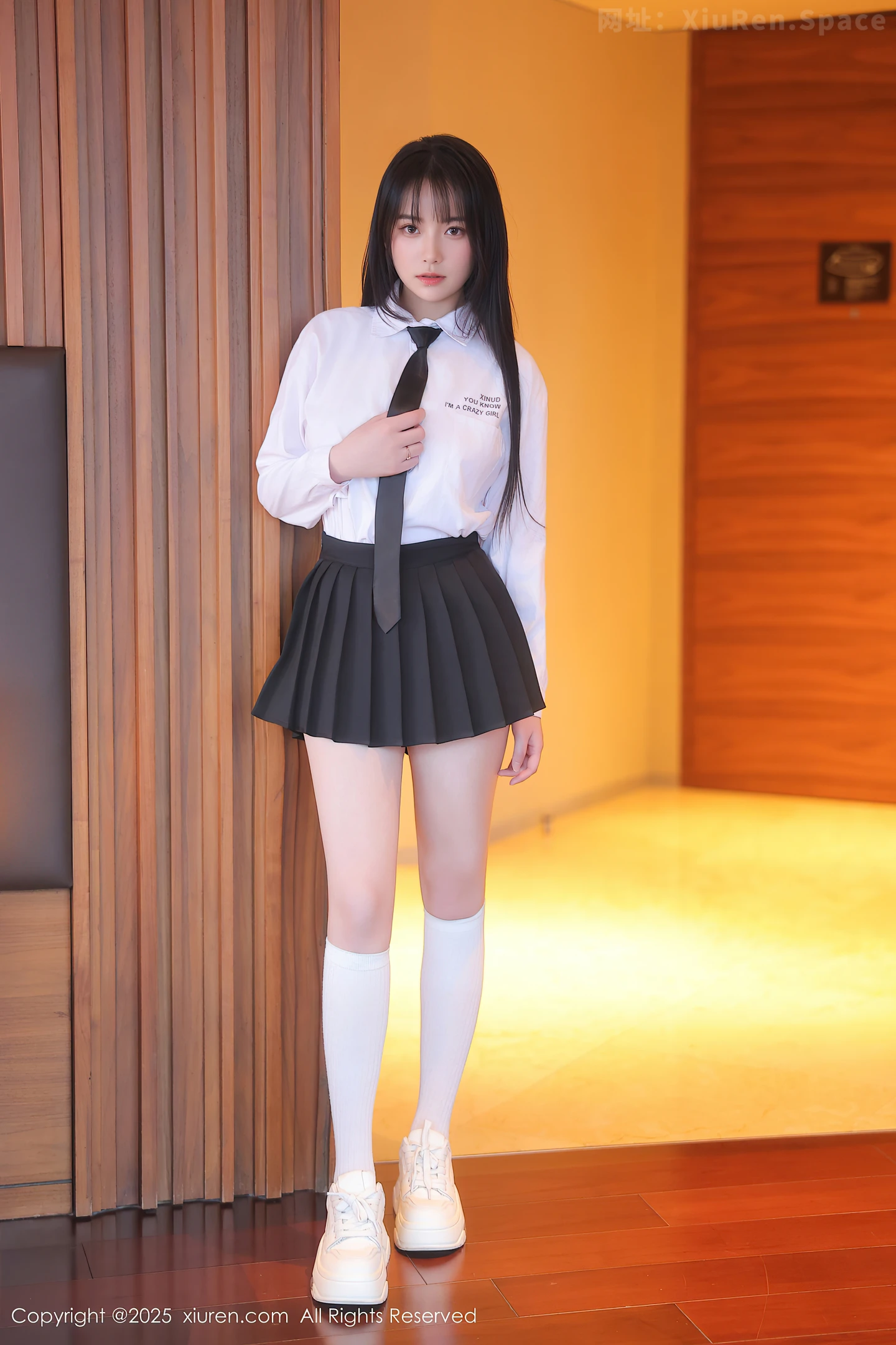 图片[2]-[XiuRen秀人网] VOL.10335 模特软情性感白色衬衫配黑短裙露白色丝袜秀曼妙身姿诱惑写真64P-秀人网官方网站